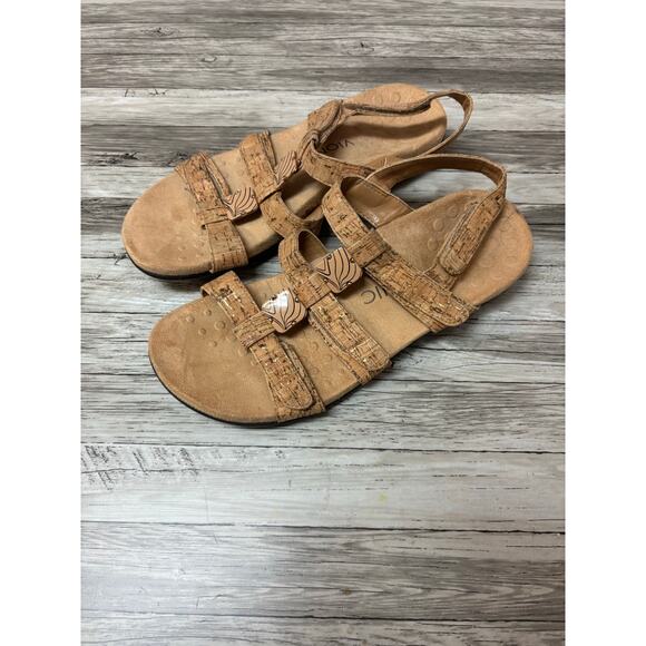 Vionic Strappy Sandals Women's Size 8 Gold Comfort Shoes - Picture 1 of 7